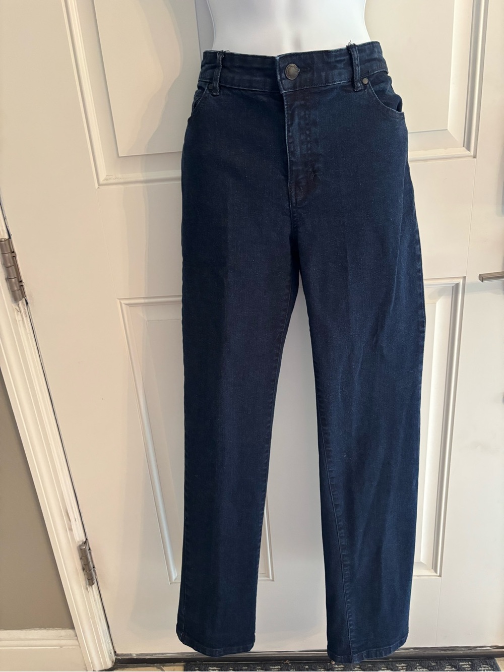 Jaclyn Smith Straight Leg Jeans in Dark Blue